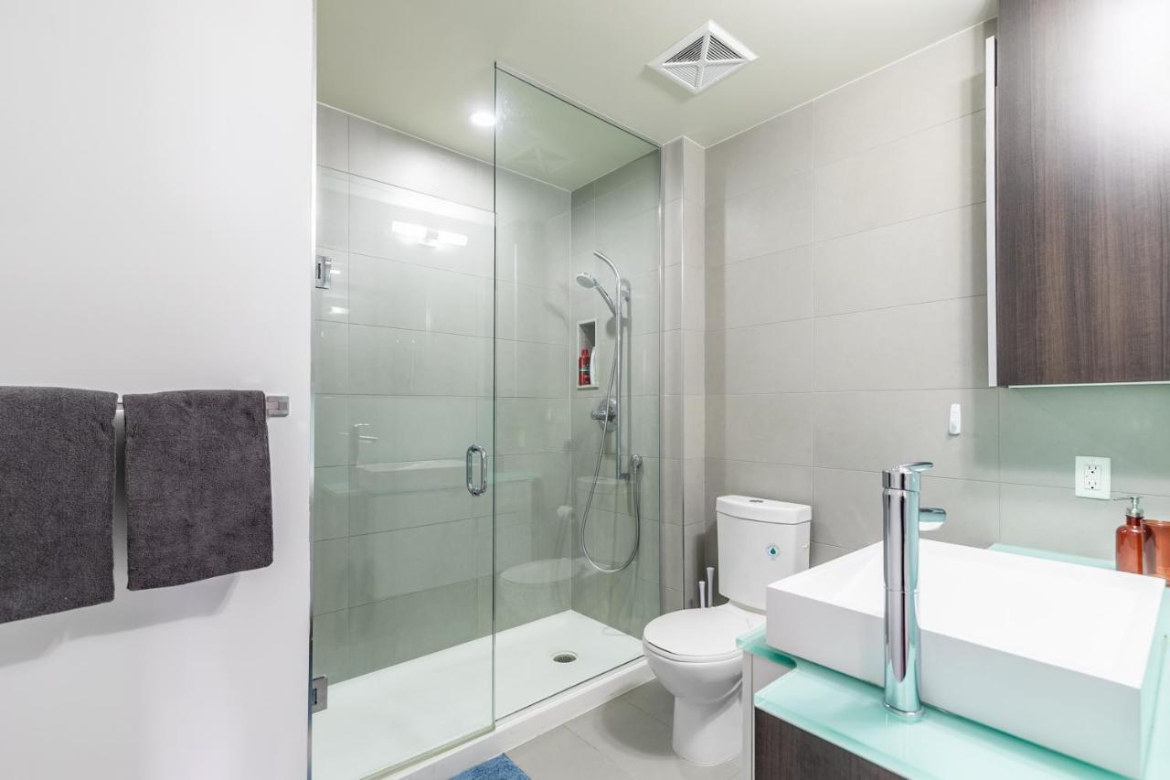 Stylish 1Br + Office Condo - Cn Tower View Toronto Exterior foto
